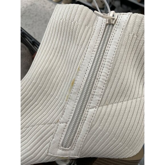 Torrid Stretch Ribbed Knit Bootie Size 9.5WW Block Heels Almond Toe Cream Modern - Picture 9 of 9